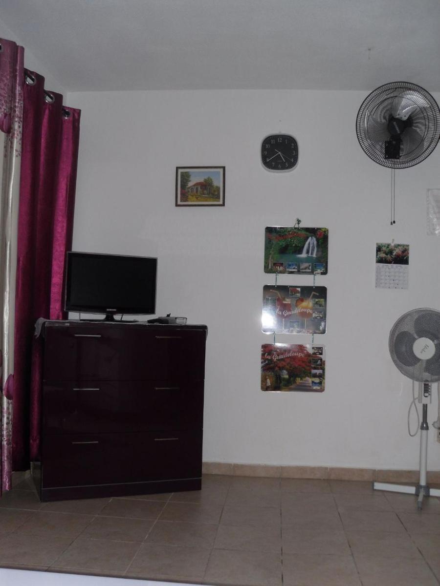 Du Cote De Sainte-Anne Apartment Luaran gambar